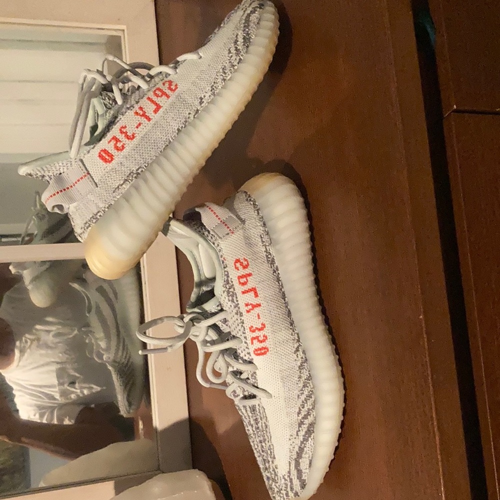 Adidas Yeezy 6 1/2 350SPLY V great condition